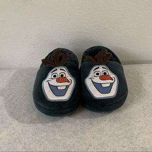 Disney Olaf slippers ✨new w/o tag✨